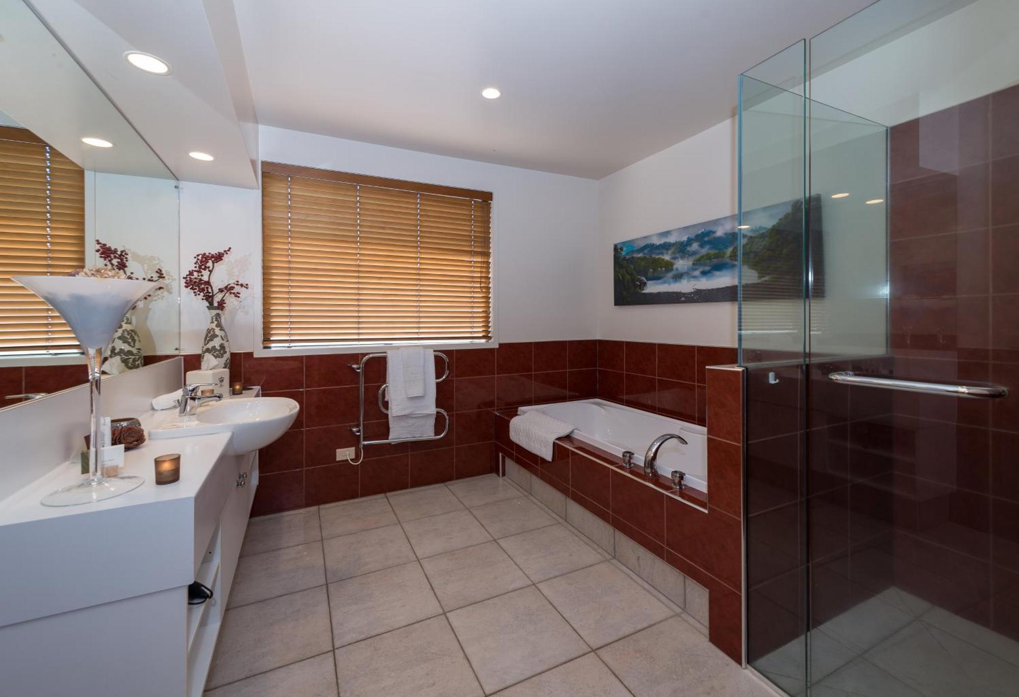 The Flying Trout Boutique Lodge Taupo Room photo