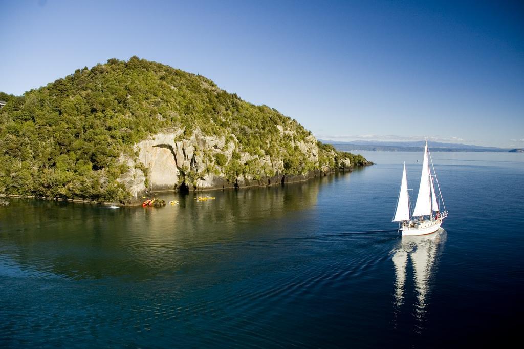 The Flying Trout Boutique Lodge Taupo Exterior photo