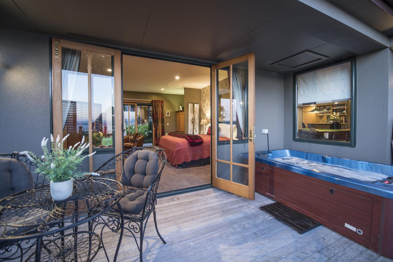The Flying Trout Boutique Lodge Taupo Exterior photo